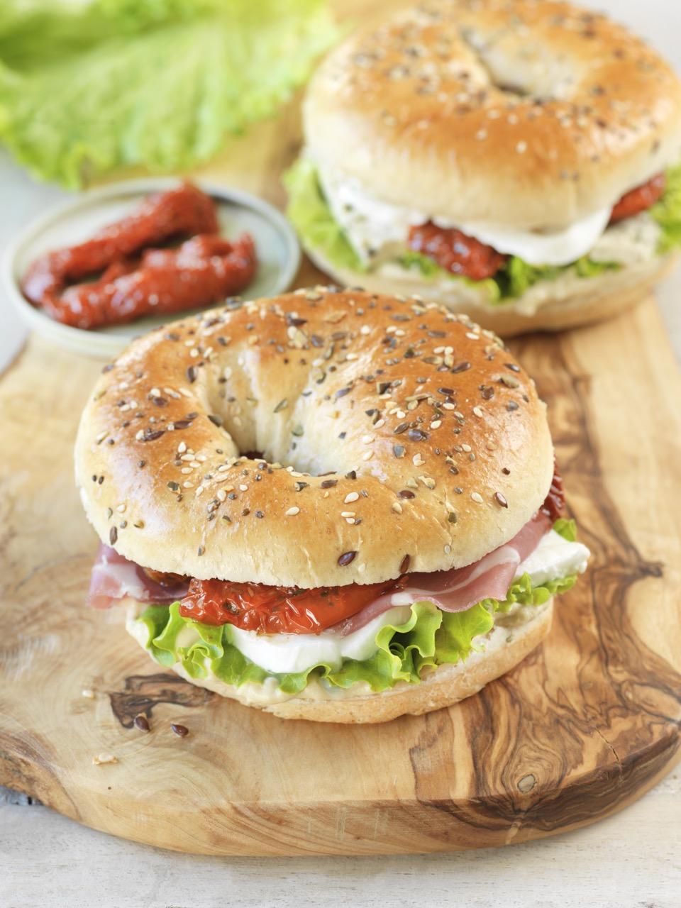 Bagel d’été au houmous