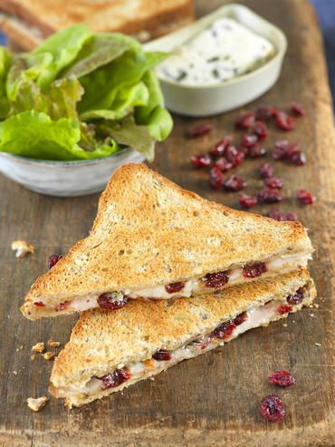 Prix engagé : Croque-monsieur jambon, cranberry et bleu Prix engagé : Croque-monsieur jambon, cranberry et bleu