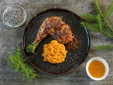 Poulet rôti au miel et à la lavande Poulet rôti au miel et à la lavande